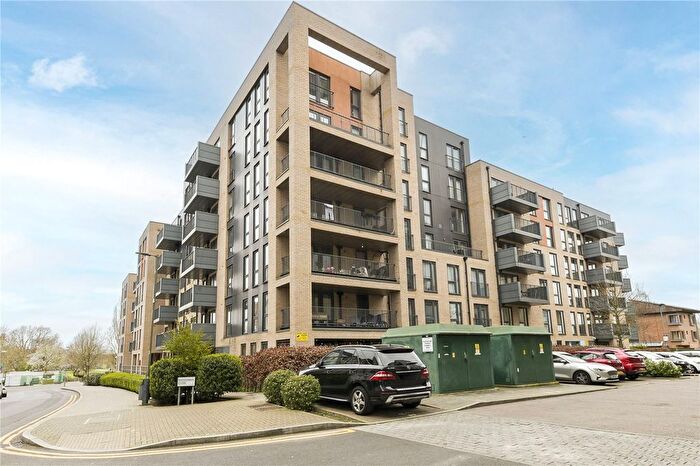 2 Bedroom Flat To Rent In Plamer, Charcot Road, NW9