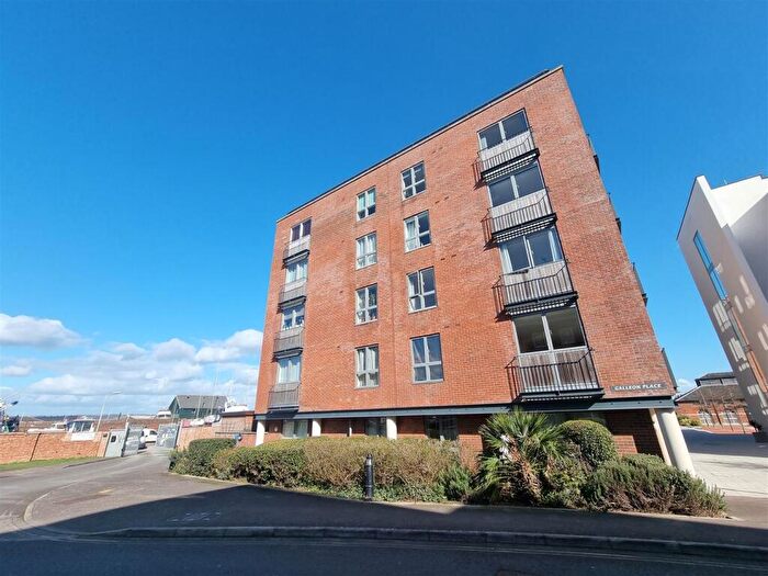 2 Bedroom Flat For Sale In Weevil Lane, Clarence Marina, Gosport, PO12