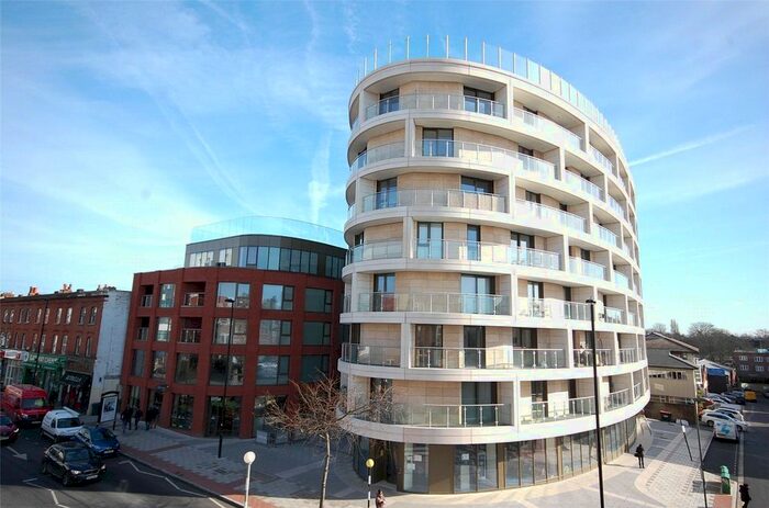 2 Bedroom Flat To Rent In Gateway House, Regents Park Road, Finchley, London, N3