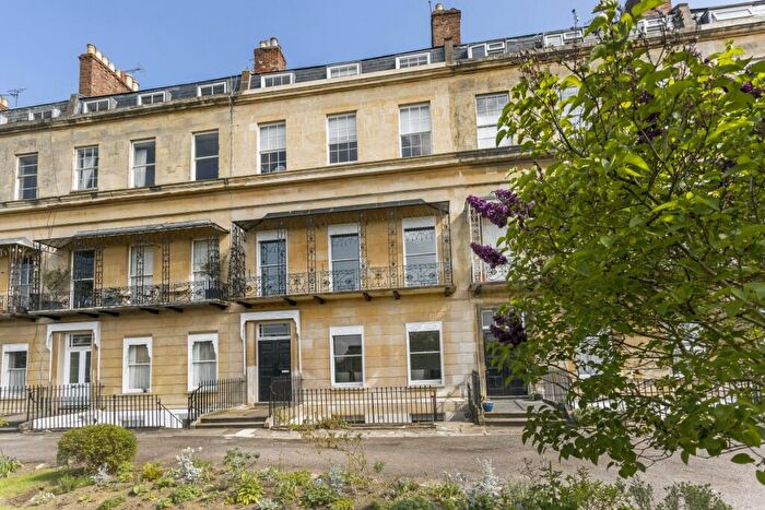 6 Bedroom Town House To Rent In Suffolk Square Cheltenham, GL50