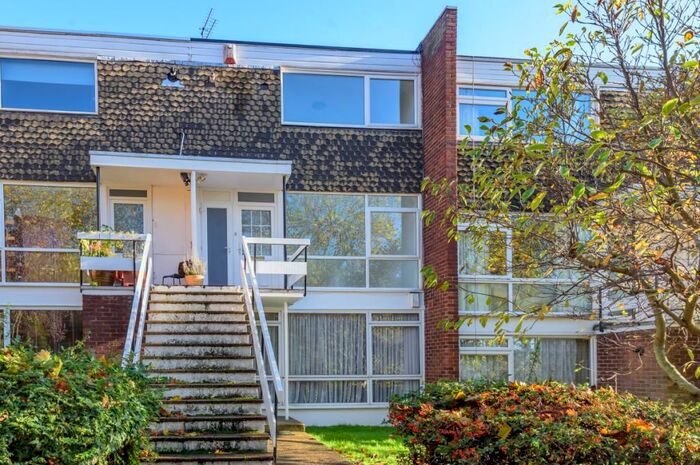 2 Bedroom Maisonette To Rent In Brandram Road London, SE13