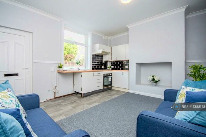 1 Bedroom Terraced House To Rent In Halifax Road, Rochdale, OL16