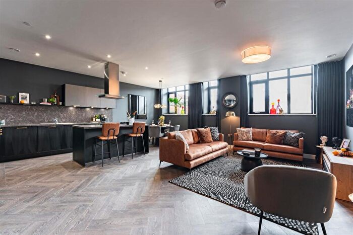 2 Bedroom Apartment To Rent In Priory House Lofts, Gooch Street North, Birmingham, B5