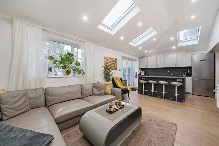 4 Bedroom Terraced House For Sale In Well Hall Road, London, SE9