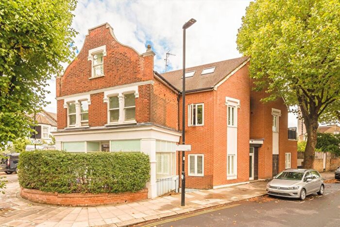 2 Bedroom Flat To Rent In Manor Road, West Ealing, W13