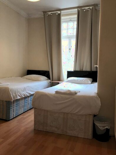 2 Bedroom Flat To Rent In Gilbert Street, London, W1K