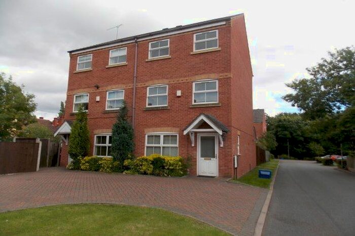 3 Bedroom Semi-Detached House To Rent In Selly Park, Birmingham, B29