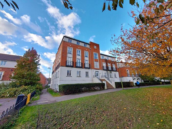 2 Bedroom Apartment For Sale In Mosquito Way, Hatfield, Hertfordshire, AL10