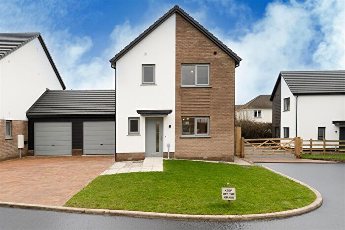 3 Bedroom Link Detached House For Sale In Long Close, Landkey, Barnstaple, EX32