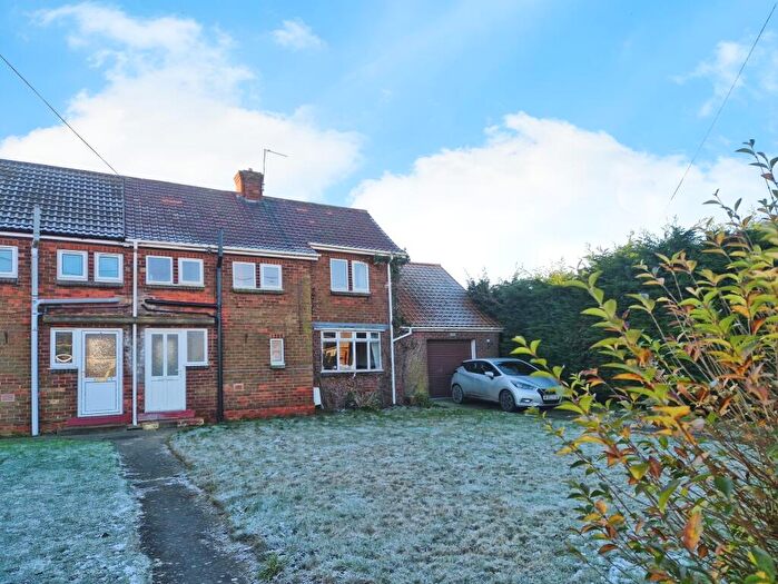 3 Bedroom Semi-Detached House For Sale In Brook Terrace, Wroot, Doncaster, DN9