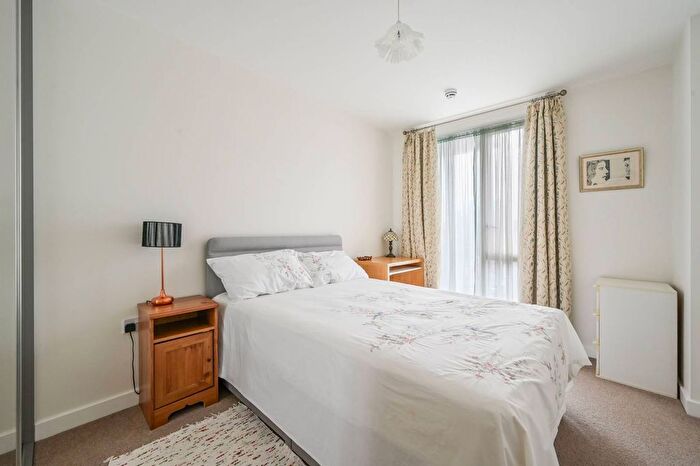3 Bedroom Flat For Sale In Langdon Park, Poplar, London, E14