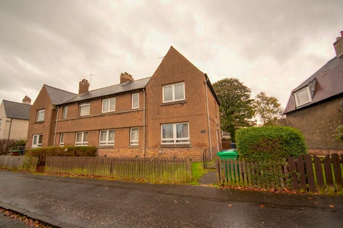 3 Bedroom Flat To Rent In Wemyss Street, Rosyth, KY11