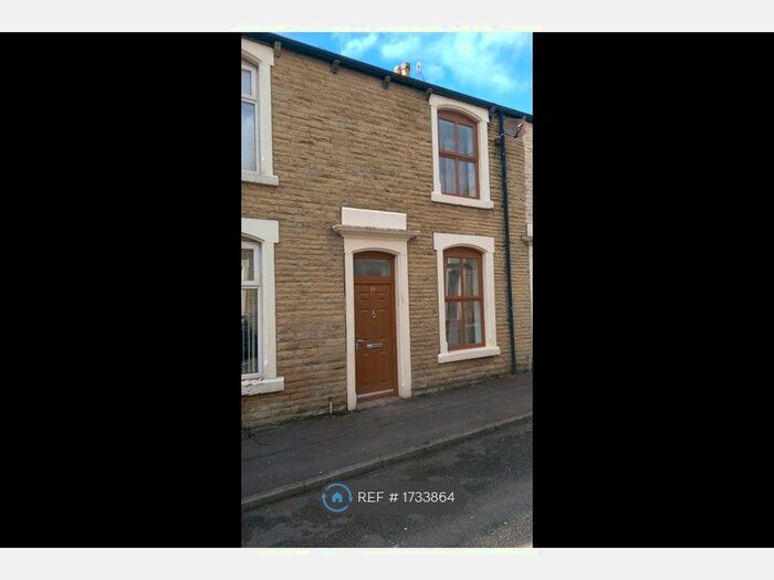 3 Bedroom Terraced House To Rent In Godley Street, Burnley, BB11