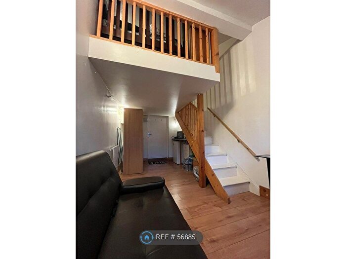 Studio To Rent In Connemara Close, Borehamwood, WD6