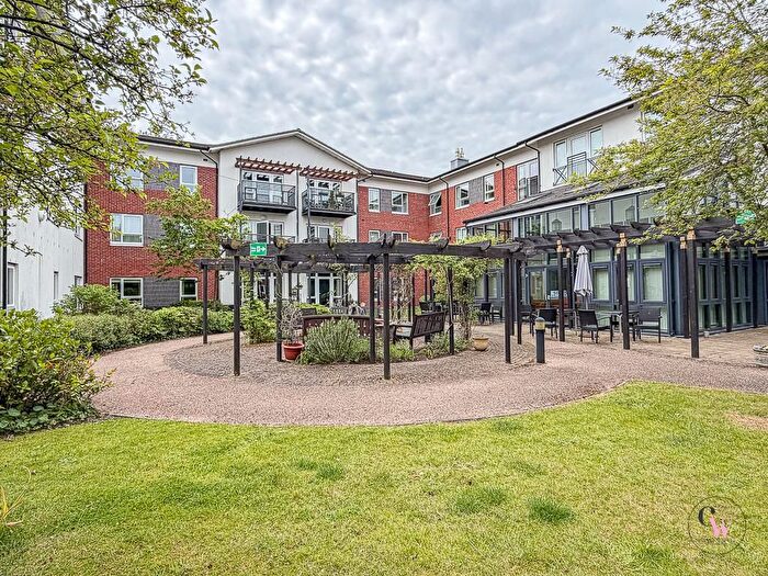 2 Bedroom Flat For Sale In East Road, Middlewich, CW10