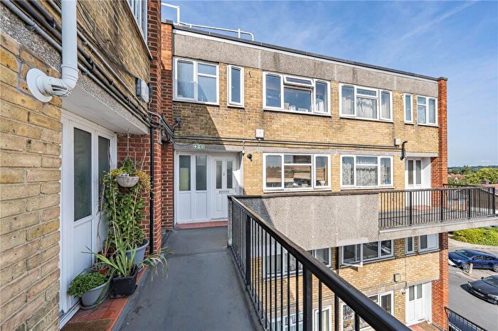 3 Bedroom Flat For Sale In Kingston Road, New Malden, KT3