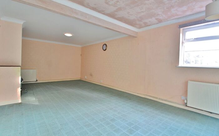 2 Bedroom Detached Bungalow For Sale In Beaufort Avenue, Fareham, PO16