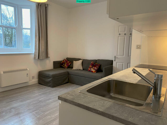 2 Bedroom Ground Flat To Rent In Ditchling Road, Brighton, BN1