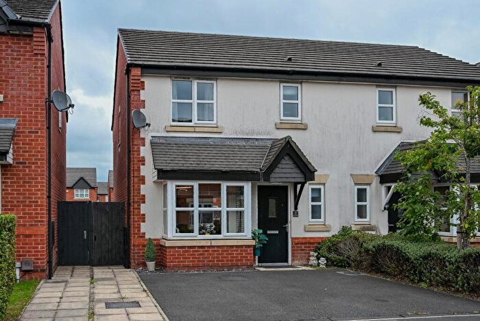 3 Bedroom Semi-Detached House For Sale In Spindle Way, Bolton, BL1