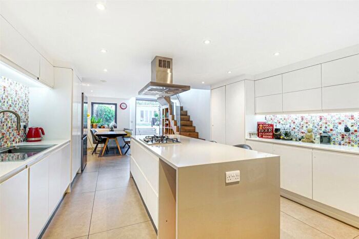 2 Bedroom Terraced House To Rent In Lower Road, Surrey Quays, SE8