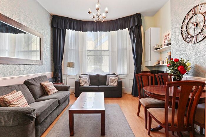 1 Bedroom Flat To Rent In Castletown Road, London, W14