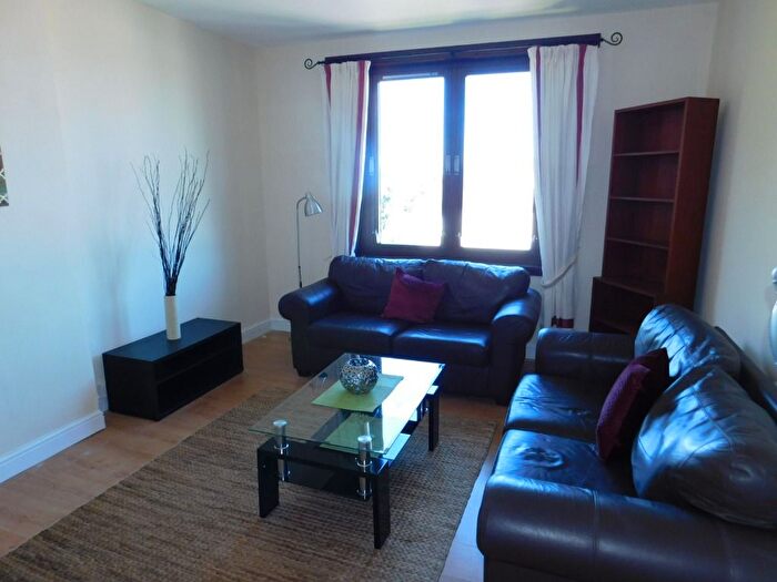2 Bedroom Flat To Rent In Hilton Drive, Hilton, Aberdeen, AB24