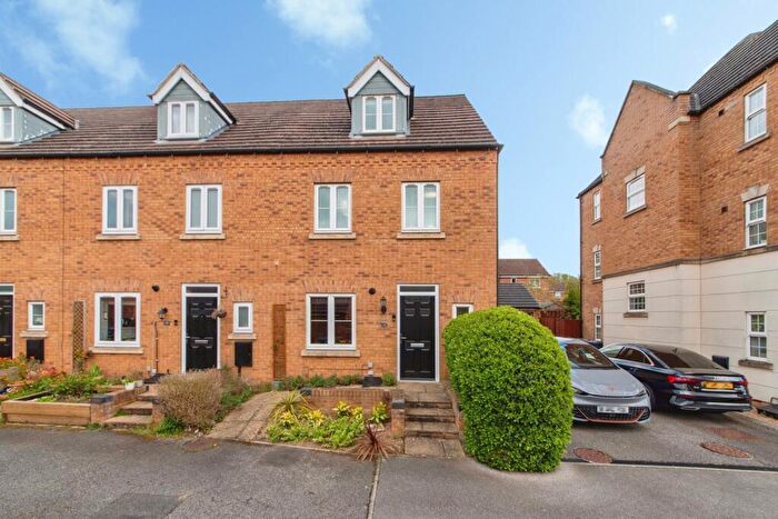 4 Bedroom End Of Terrace House For Sale In Fulmen Close, Lincoln, Lincolnshire, LN1