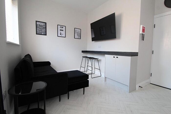 2 Bedroom Flat To Rent In Denman Street, Radford, Nottingham, NG7
