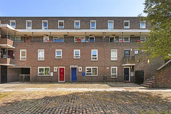 3 Bedroom Maisonette To Rent In James Docherty House, Patriot Square, London, E2