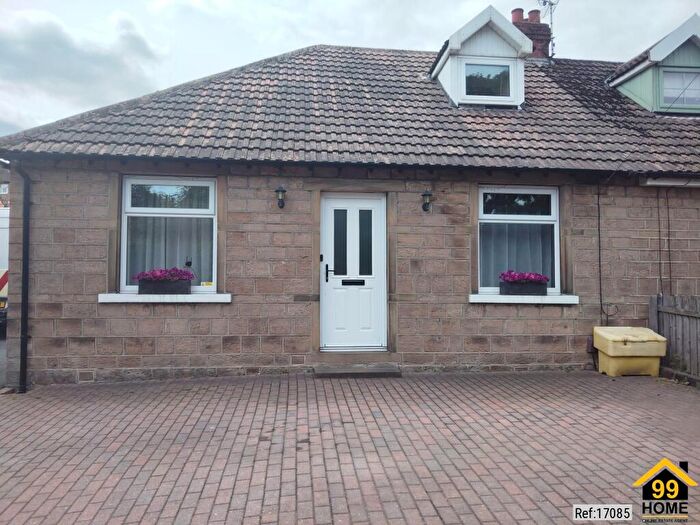 3 Bedroom Semi-Detached House For Sale In Penistone Road, Huddersfield, West Yorkshire, HD5