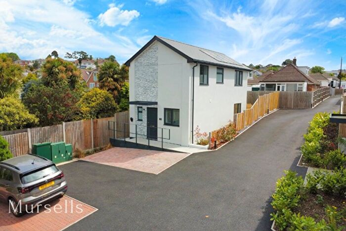 2 Bedroom Detached House For Sale In The Burrows, Poole, BH15