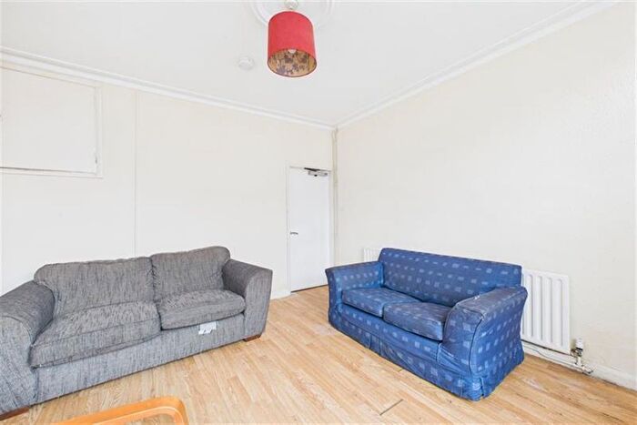 3 Bedroom Terraced House To Rent In Claude Street, Dunkirk, NG7