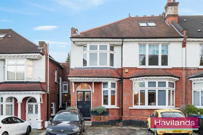 4 Bedroom Maisonette To Rent In Station Road, Winchmore Hill, N21