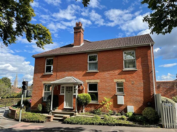 3 Bedroom End Of Terrace House For Sale In Saxon Road, Salisbury, SP2