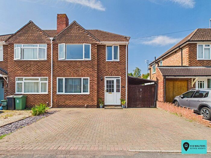 3 Bedroom Semi Detached House For Sale In Dinglewell, Hucclecote, GL3