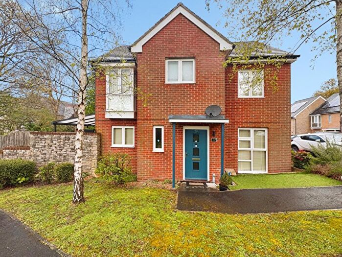 3 Bedroom Detached House For Sale In Consort Gardens, East Cowes, Isle Of Wight, PO32