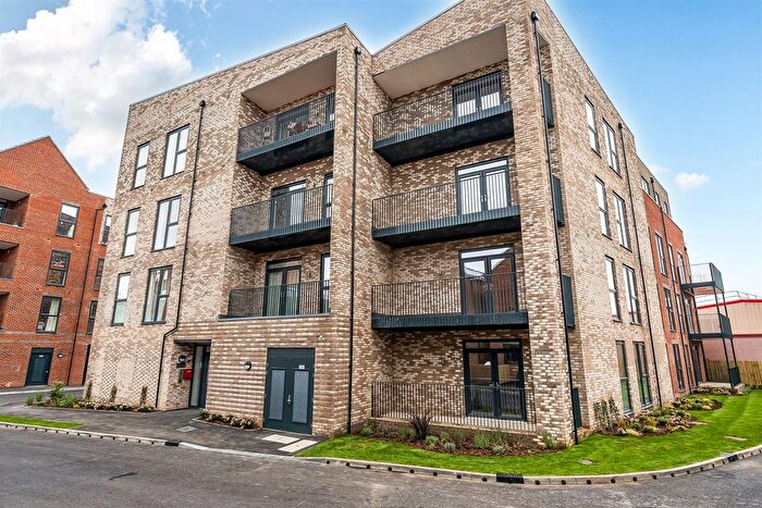 1 Bedroom Flat To Rent In Carters Close, Reading, RG1