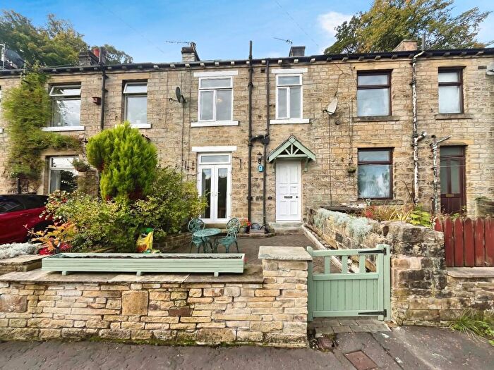 2 Bedroom Terraced House For Sale In Belle Vue Terrace, Luddendenfoot, Halifax, West Yorkshire, HX2