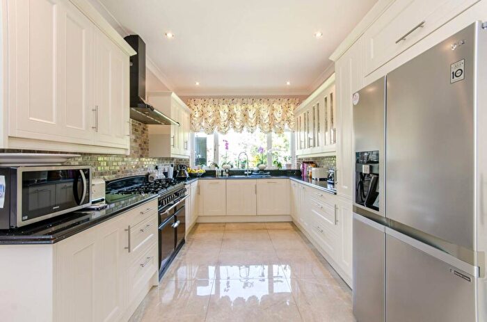 5 Bedroom Semi Detached House For Sale In Anson Road, Willesden Green, London, NW2