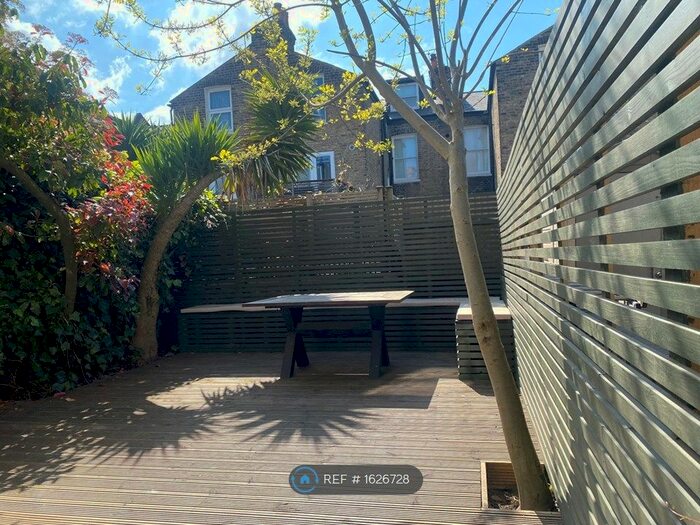 1 Bedroom Flat To Rent In Rattray Road, London, SW2