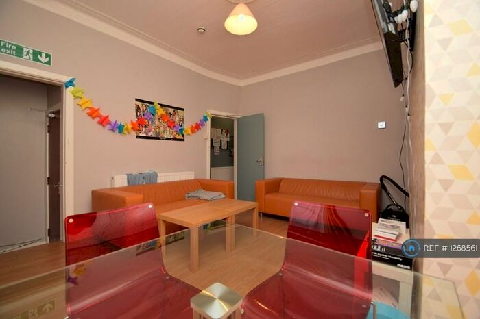 5 Bedroom Terraced House To Rent In Furness Road, Manchester, M14