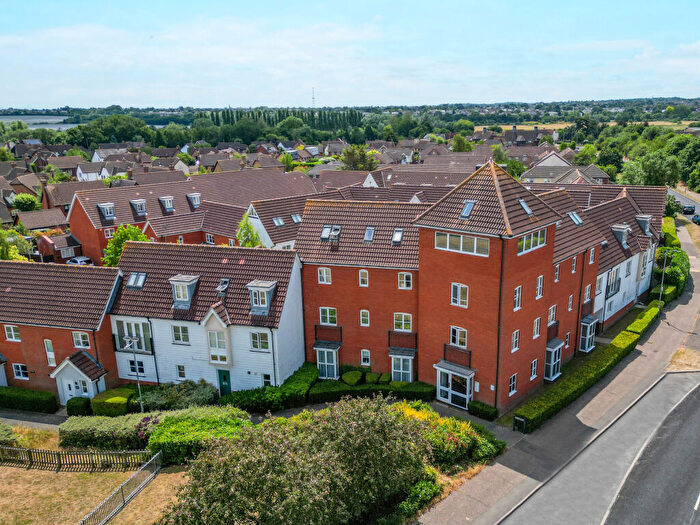 3 Bedroom Flat For Sale In Beeleigh Link, Chelmer Village, Chelmsford, CM2