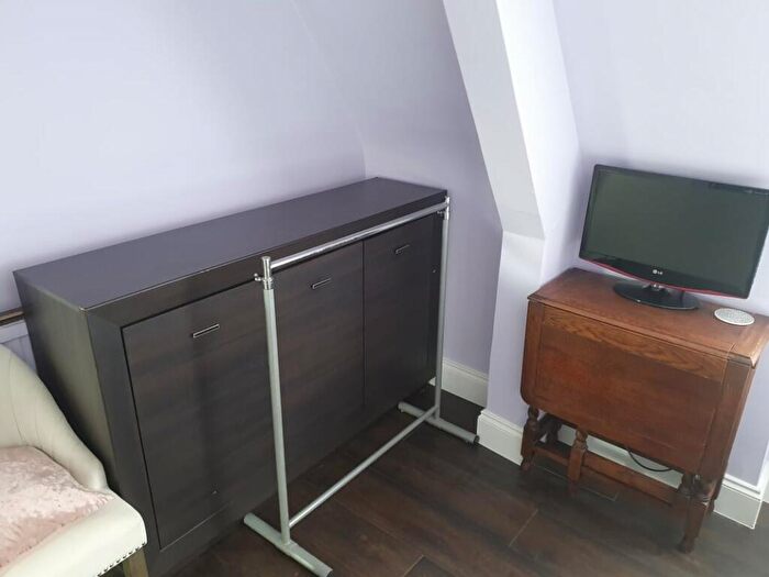 1 Bedroom Flat To Rent In Wakefield House, Goldsmith Road, London, SE15