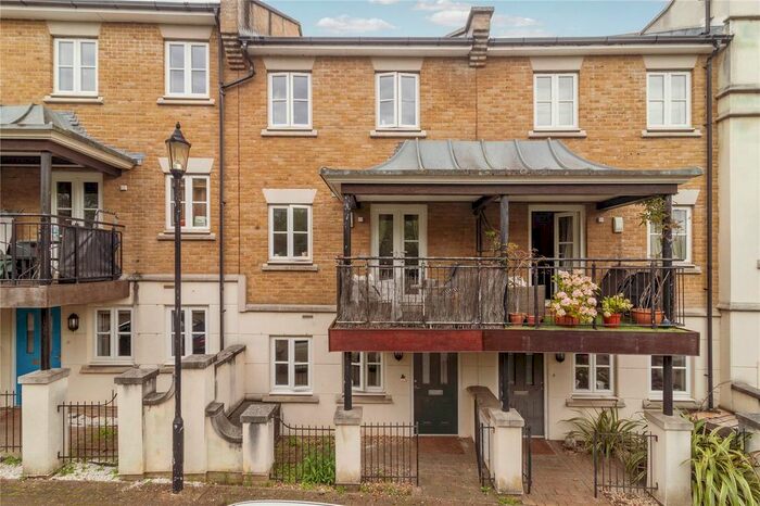 4 Bedroom Detached House To Rent In Brockwell Park Row, London, SW2