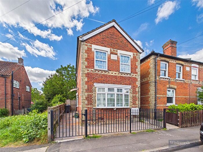 2 Bedroom Detached House For Sale In Clayton Road, Chessington, KT9