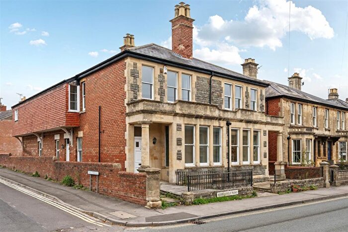 1 Bedroom Flat For Sale In Marshfield Road, Chippenham, SN15