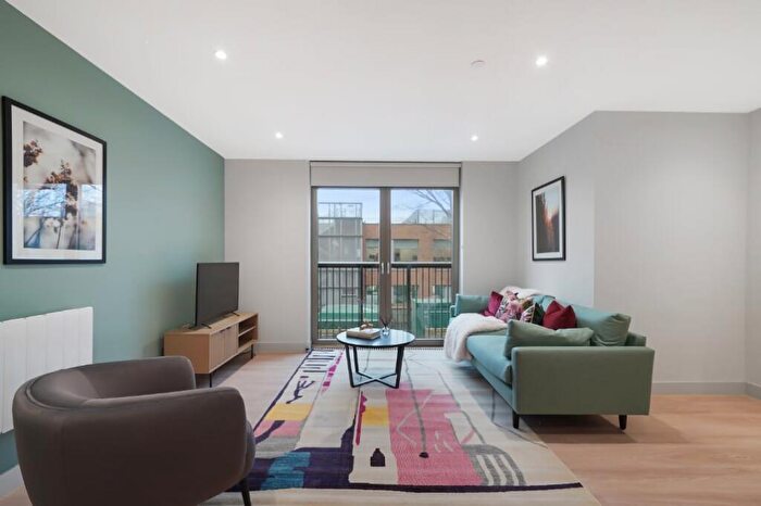 2 Bedroom Apartment To Rent In The Oakgate, KT22