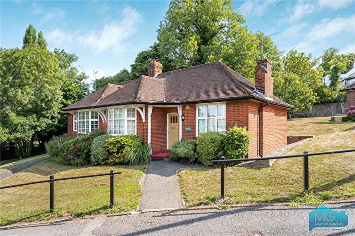 2 Bedroom Link Detached House For Sale In Chalet Estate, Hammers Lane, London, NW7