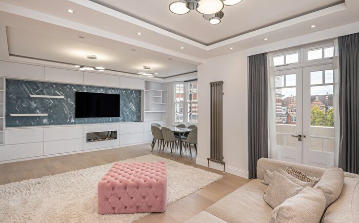 3 Bedroom Flat For Sale In Maida Vale, London, W9