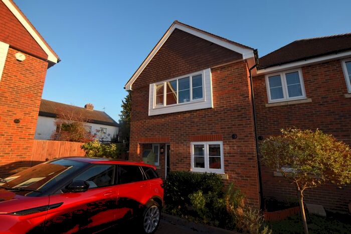 3 Bedroom Semi-Detached House To Rent In Dairy Court, Alton, GU34